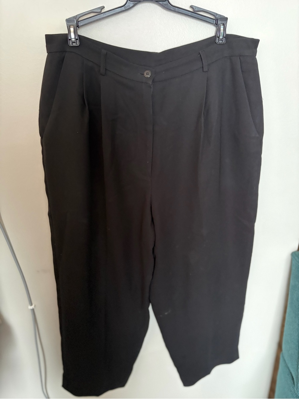VINTAGE- Classic Black High-Waist Trousers